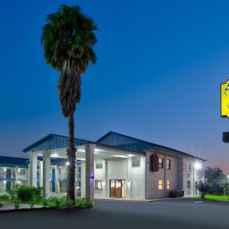 Super 8 By Wyndham Victoria - South - Hwy 59 Hotel Kültér fotó