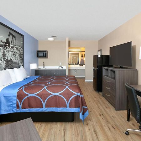 Super 8 By Wyndham Victoria - South - Hwy 59 Hotel Kültér fotó
